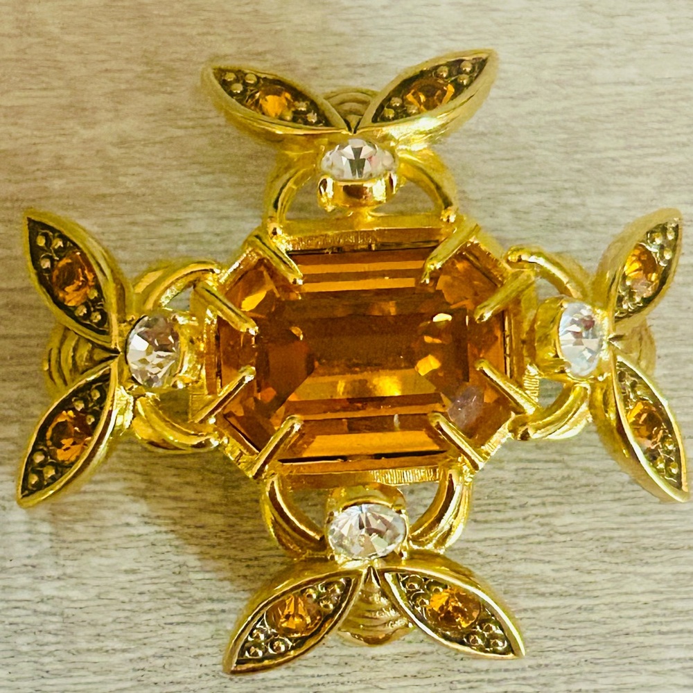 🎉NEW YEAR SALE Gorgeous Signed Vintage Joan Rivers Topaz Bee 🐝 Brooch - Picture 6 of 7